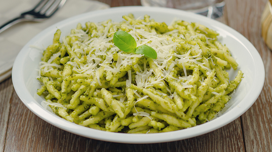 Mangiar bene in Liguria, tra trofiette al pesto e focaccia genovese