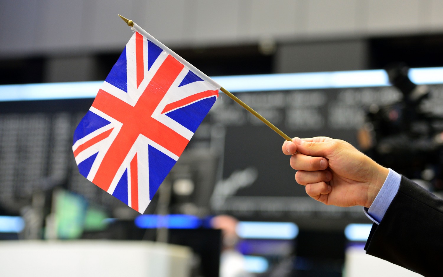 DECRETO BREXIT | Confsal Unsa, “eliminata l’indennità per i viaggi di servizio del personale a contratto”