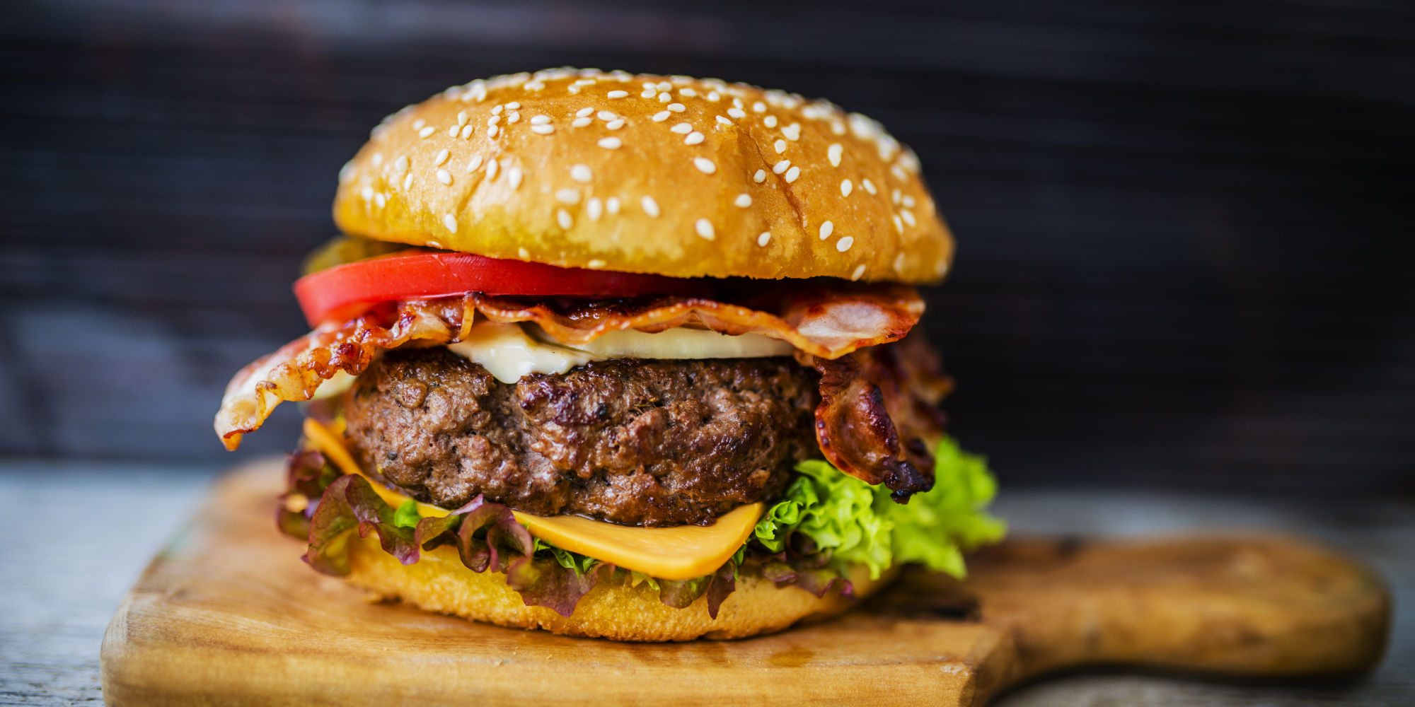 LE CELEBRAZIONI | La Giornata mondiale dell’hamburger e Giacomo Leopardi