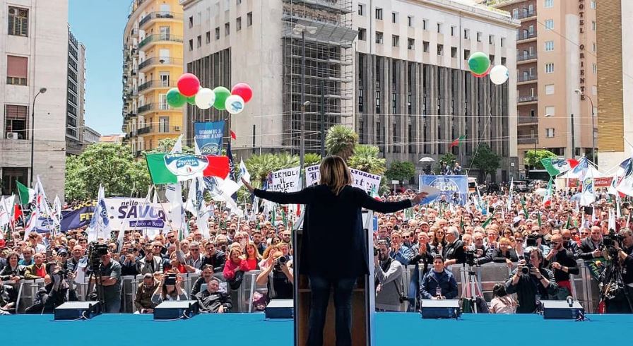VIDEO | Europee, Fratelli d’Italia chiude la campagna elettorale con 30mila persone a Napoli
