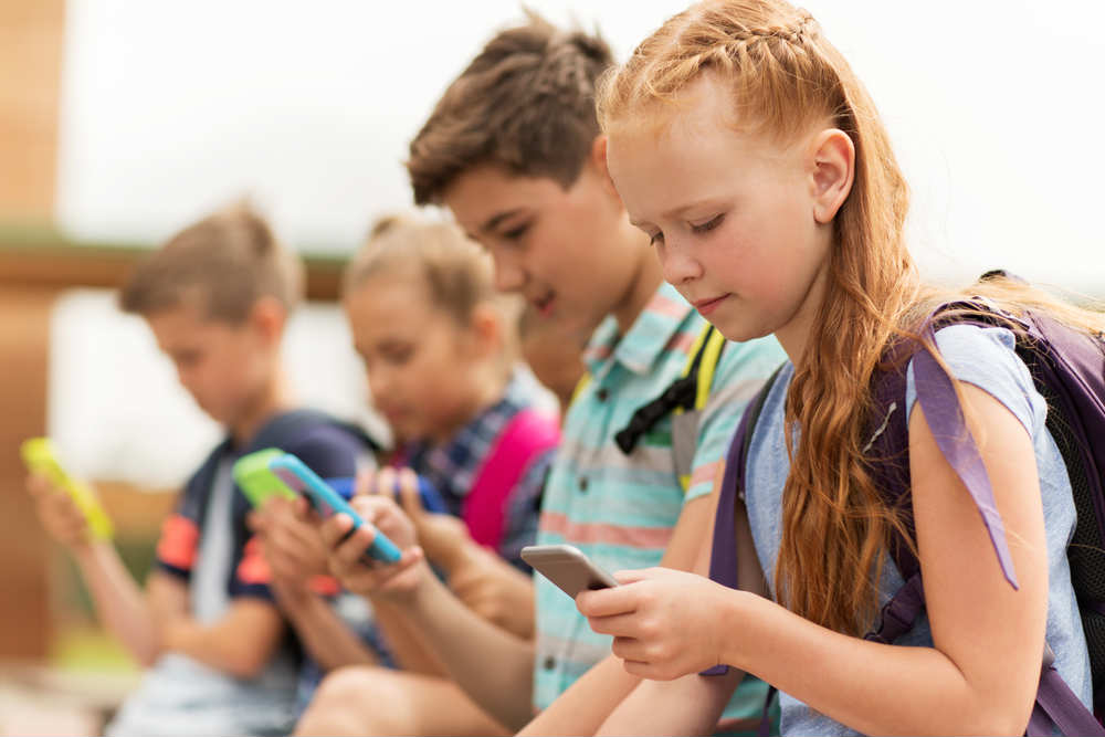 LA PSICOLOGA | “Pericoloso dare il cellulare a bambini che hanno meno di un anno”