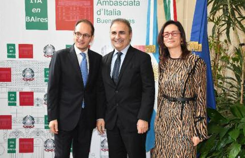 Italia celebra i 73 anni della Repubblica con un omaggio al genio italiano Leonardo Da Vinci