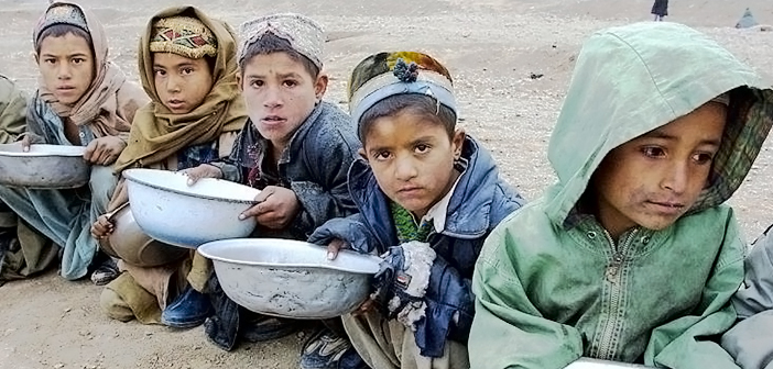 Afghanistan, centinaia di bambini uccisi o feriti dalle armi esplosive solo nell’ultimo mese