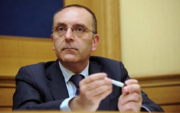 Voto all’estero, Petrocelli: “Riforma cancella sciagurata decisione Pd, si potranno candidare solo iscritti AIRE”