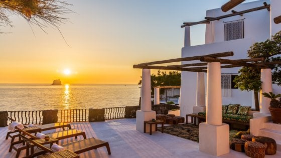 Si vende la splendida villa di Dolce e Gabbana nell’isola di Stromboli