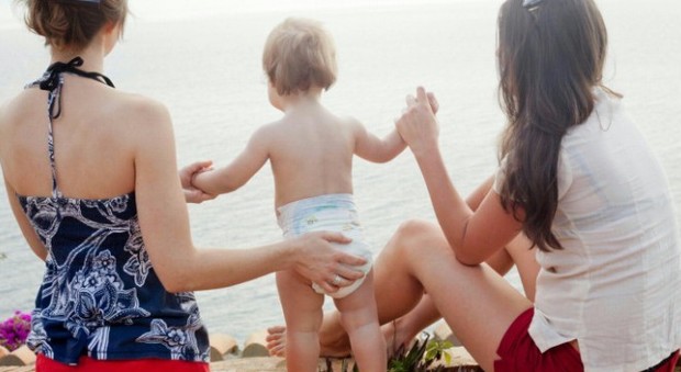 Figlio di due donne, il Viminale impugna l’atto di nascita: “Contrario alla Costituzione”