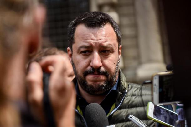 L’ATTACCO | Castelli: “Salvini incoerente, provoca la crisi e non ritira i suoi ministri”