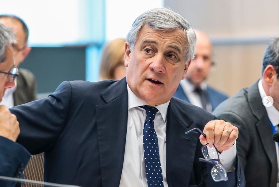 CAOS FORZA ITALIA | Tajani: “Non spariamo”. Toti rilancia: “Fi è casa asfittica”. Partito destinato a perdere pezzi