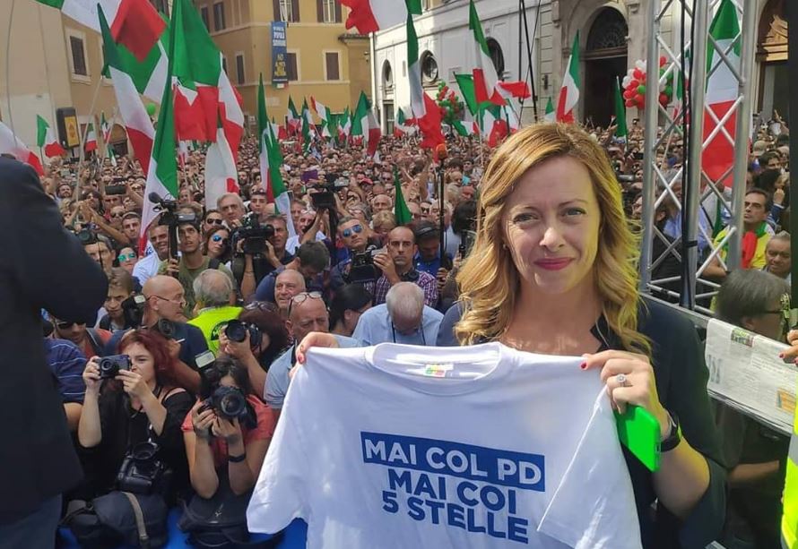 VIDEO | Salvini e Meloni in piazza contro il governo dell’inciucio: “Non molliamo”