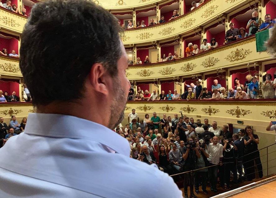 VIDEO | Salvini: “Gli italiani ci restituiranno le poltrone, con gli interessi”