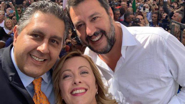 Un governo che non rappresenta la volontà della maggioranza del popolo