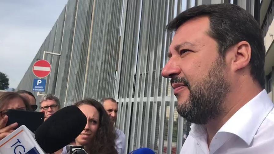 Immigrati, Salvini: “Con Pd e 5stelle aumentano gli sbarchi e i morti in mare”