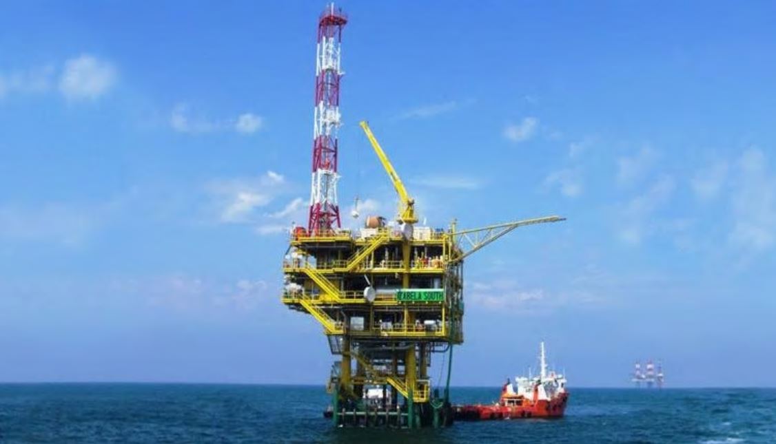 La Croazia e il petrolio nel mare Adriatico, mentre noi stiamo fermi