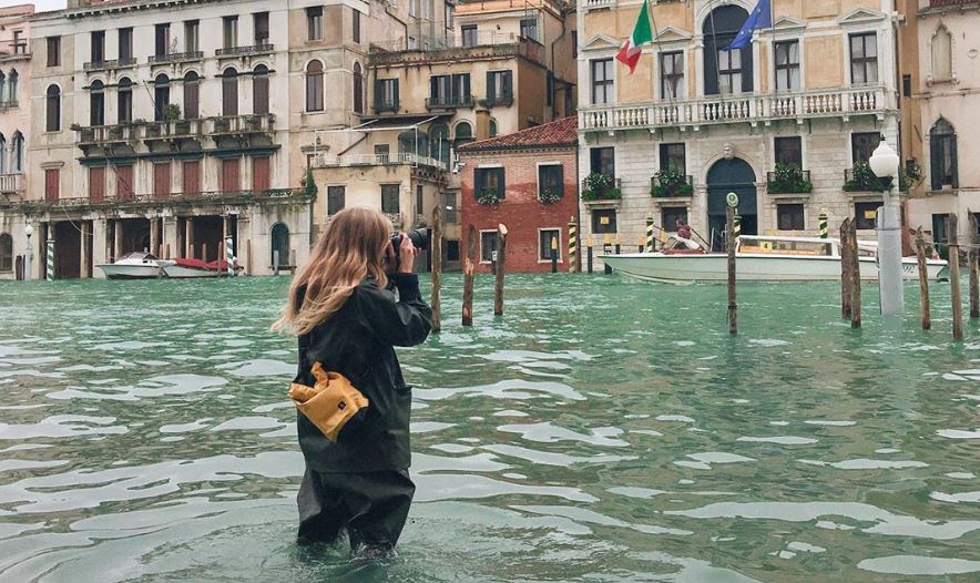 VIDEO | Venezia, l’acqua alta ha raggiunto un nuovo picco: 130 cm