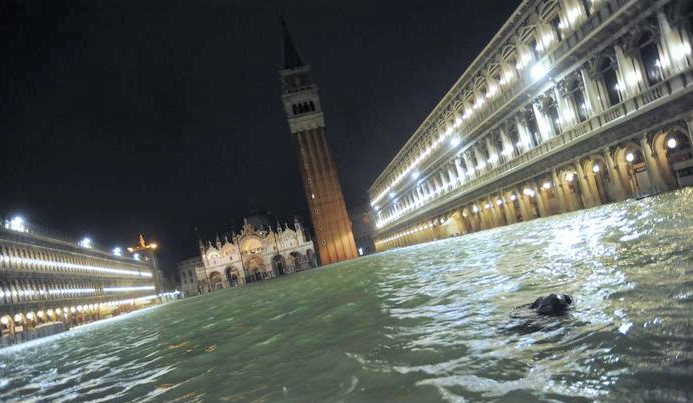 Alitalia, Venezia, Ilva: Italia in decadenza