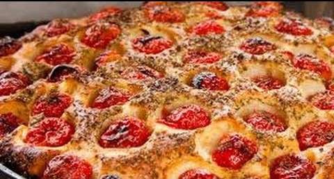 RICETTA VELOCE | Focaccia pugliese, che bontà! GUARDA IL VIDEO