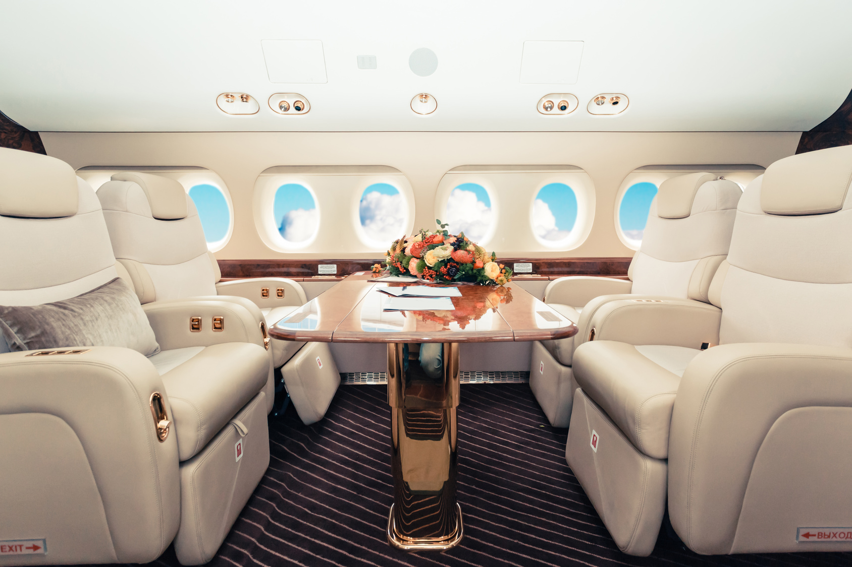IN AEREO | Comodi, riposati e coccolati in volo: le 10 migliori business class