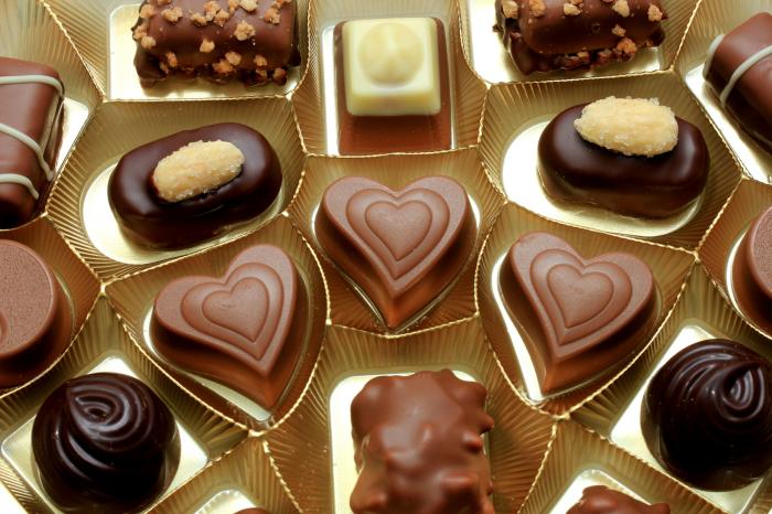 SAN VALENTINO | Cioccolatini il regalo più gettonato, cena a casa per il 70% degli innamorati