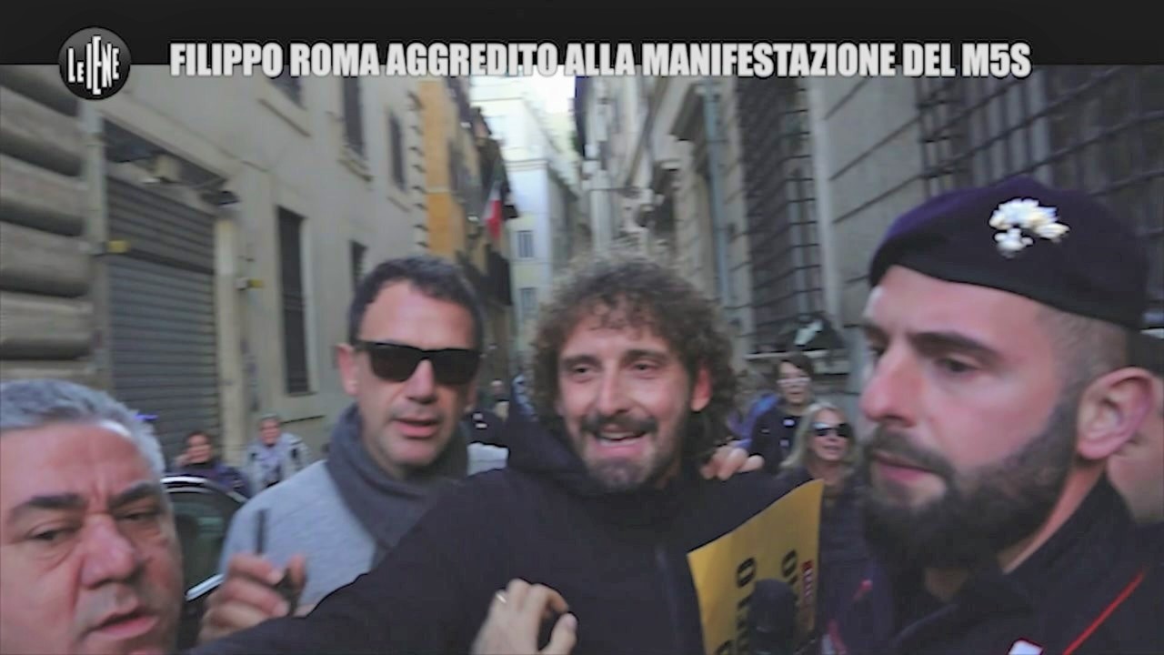 Filippo Roma (Le Iene) di nuovo aggredito da attivisti 5stelle: “Ci sono rimasto molto male”