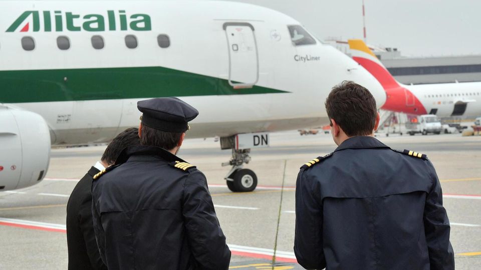 CORONAVIRUS | Dalla Cina in arrivo con Alitalia 3,5 milioni di mascherine
