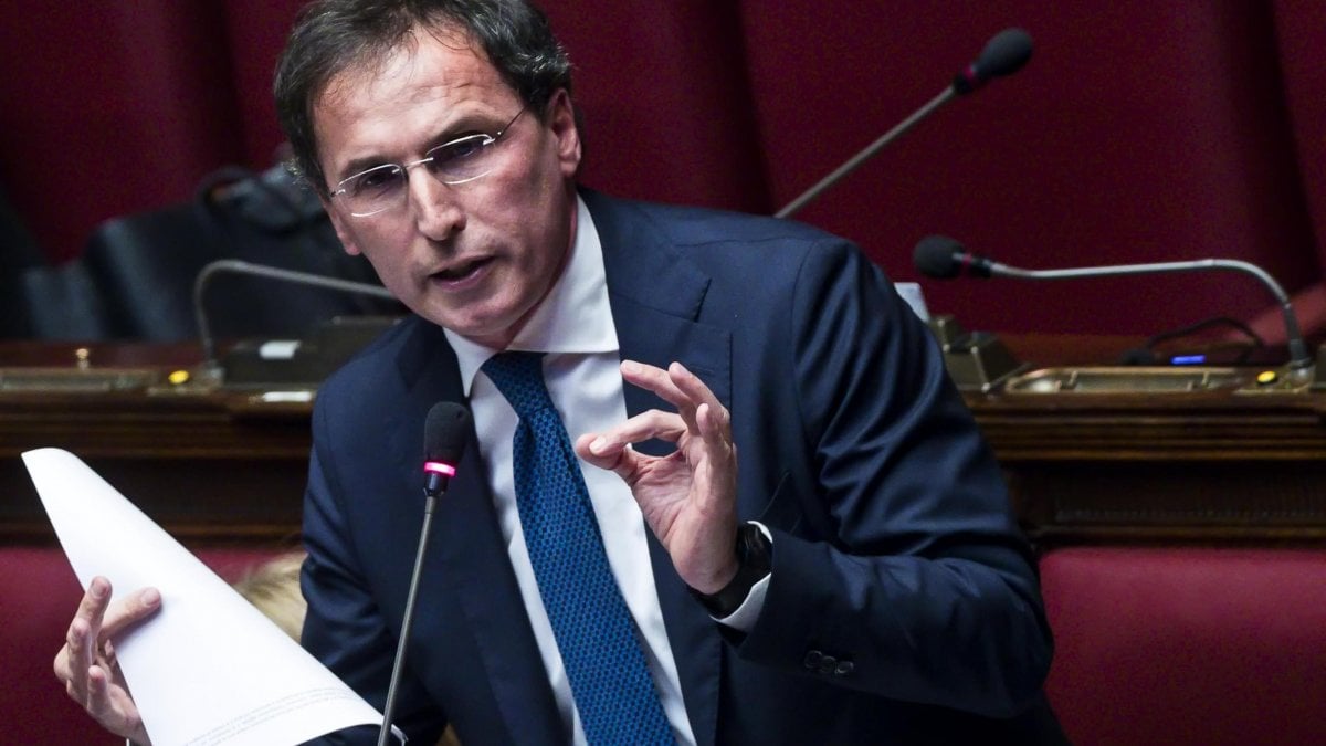 CORONAVIRUS | Ministro Boccia: “Ci sarà bisogno di oltre 45 milioni di mascherine al mese”