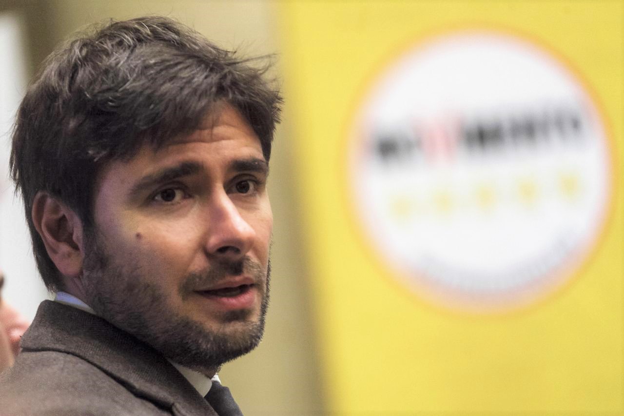 CORONAVIRUS | Di Battista: “Da Christine Lagarde parole indecenti, l’Europa non esiste”
