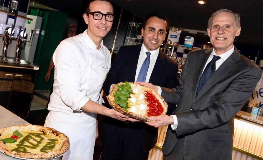 VIDEO | Di Maio: pizza e birra con l’ambasciatore francese dopo il caso della ‘pizza Corona’