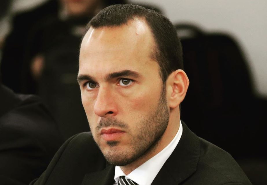 CORONAVIRUS | Sottosegretario Di Stefano: “Rimpatriati 50mila italiani, alcuni si lamentano perchè vorrebbero tornare gratis”