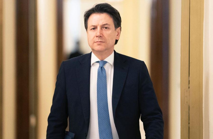 SONDAGGIO | Resta alta la fiducia nel premier Conte. Lega ancora in calo, cresce Fdi