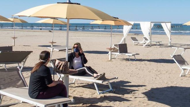 RIMINI | Parla il titolare di uno stabilimento balneare: “Vogliamo dare sicurezza ai nostri clienti”