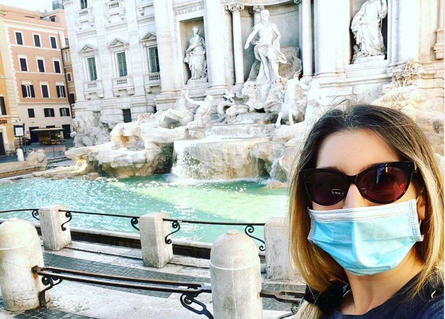 SINDACA | Virginia Raggi chiama i turisti: “Roma vi aspetta a braccia aperte”