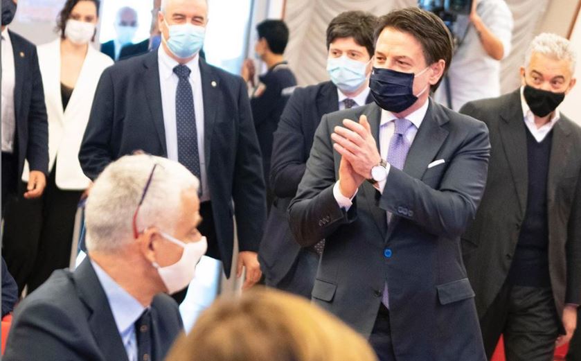 SONDAGGIO IPSOS | Cresce ancora la fiducia nei confronti del governo (57%) e di Conte (63%)