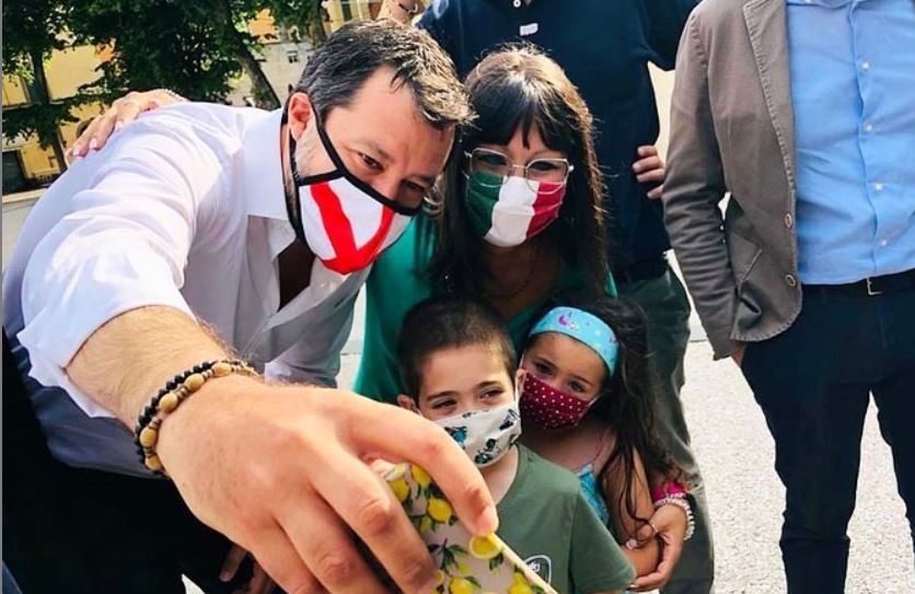 VIDEO | Salvini: “Immigrazione regolare è positiva, sbarchi di 300 clandestini al giorno portano il caos”