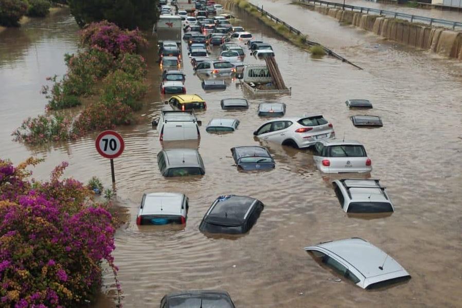 TRAGEDIA | Bomba d’acqua a Palermo: due morti, due bimbi ricoverati per ipotermia [VIDEO]
