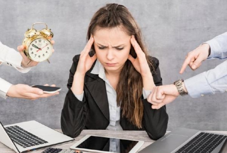 Quasi la metà degli italiani soffre di stress da lavoro