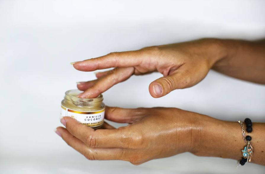 CBD proprietà e benefici, cura della pelle