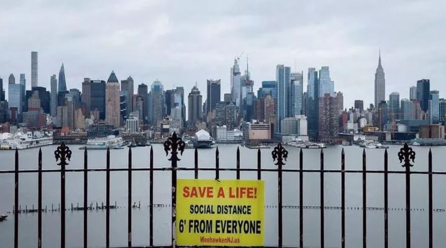 CORONAVIRUS | Gli emigrati italiani a New York donano 400 mascherine agli operatori sanitari