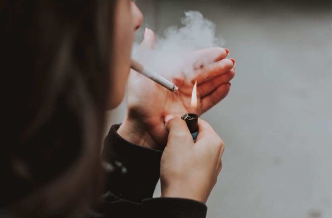 In Italia fumano 11 milioni di persone, in aumento la percentuale di ragazze