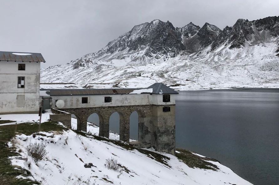 METEO | Anticipo d’inverno, maltempo sull’Italia: temperature giù, arriva la prima neve
