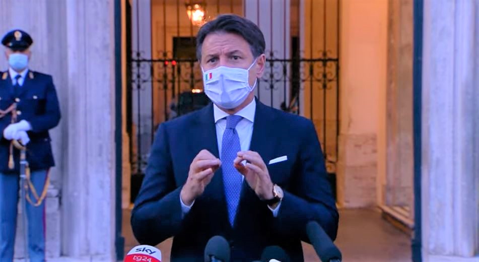 VIDEO | Coronavirus, Conte: “Prima la salute, poi l’economia”. Governo? “Arriveremo a fine legislatura”