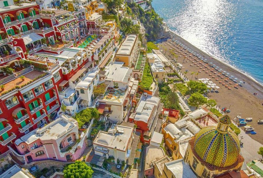 CORONAVIRUS | Italiani in vacanza più vicino a casa, Costiera Amalfitana star dell’estate 2020