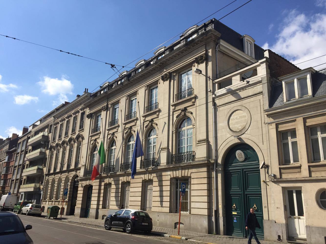 Italiano operato d’urgenza in Belgio, l’Ambasciata d’Italia risolve il caso in tempi record