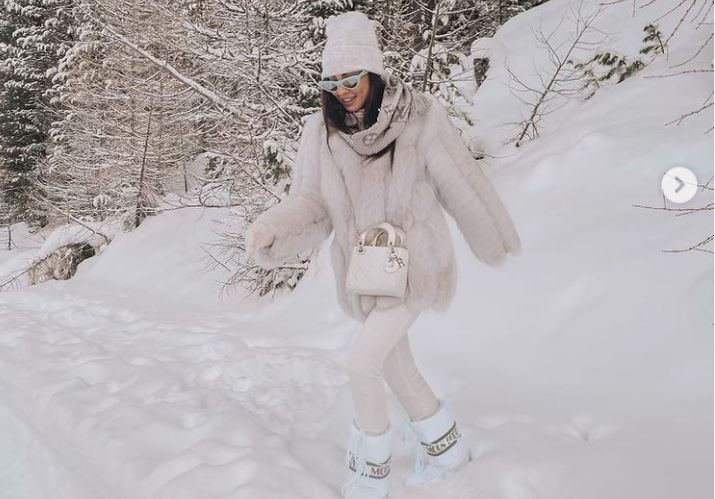 Relax in Svizzera per Giulia De Lellis, Chiara Ferragni incinta