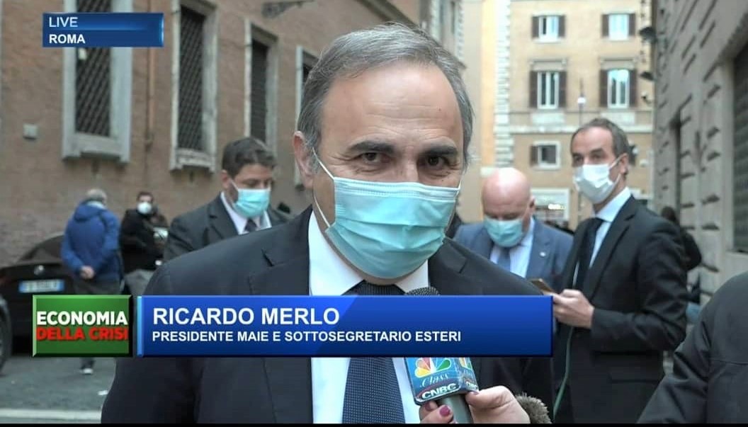 Sottosegretario Merlo scrive a Speranza: “Vaccini anti-Covid anche per gli italiani all’estero”