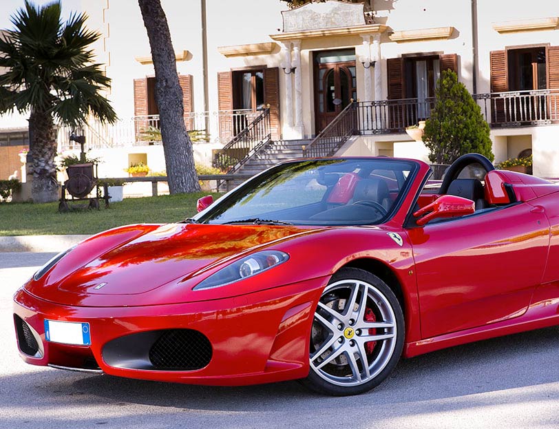 Noleggiavano auto di lusso per poi venderle: business da 600mila euro, 9 arresti