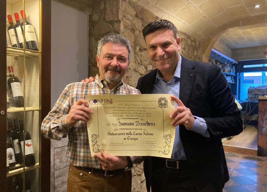 CONFIINE conferisce l’onorificenza di “Ambasciatore della Cucina Italiana in Europa” allo Chef Damiano Pizzicchetti
