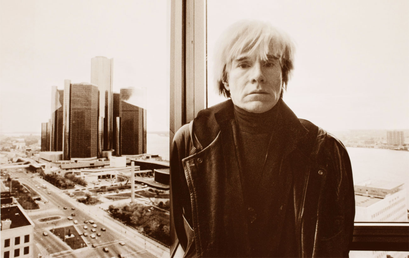 Andy Warhol, 50 anni fa le sue parole profetiche sul culto dell’immagine