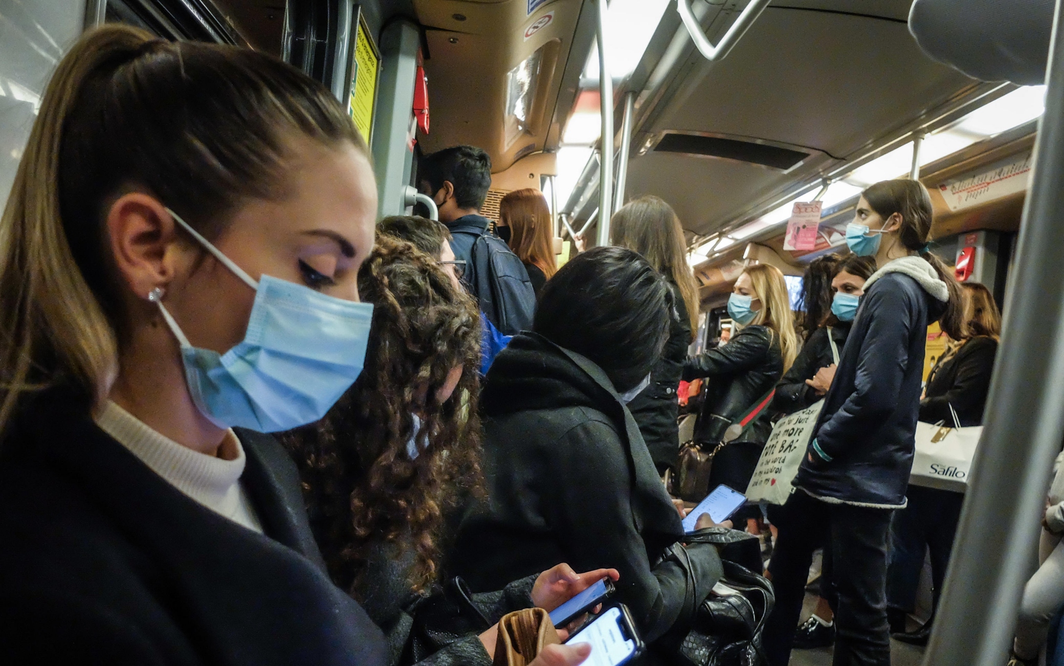 COVID | “Virus anche sui mezzi pubblici, non solo in ristoranti e palestre come pensa il governo”