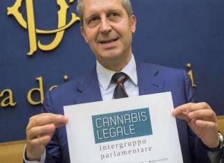 Della Vedova ha la delega per gli italiani nel mondo, ma si occupa di gay e marijuana libera