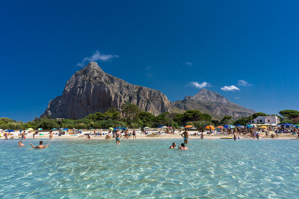 VACANZE | Gli italiani hanno voglia di mare: Puglia, Sicilia e Toscana sul podio
